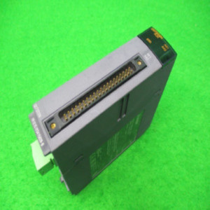 10028/PLC/QD75D2N/시리얼19/미츠비시