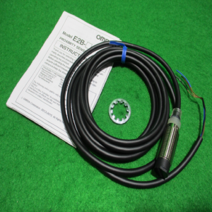 초20364/미사용원주형근접스위치센서/E2B-M12KN08-WP-C1/옴론