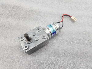 초32366 미사용 GGM 신용 감속기어모터 DC12V 웜기어드모터 마이크로 DC모터 KWA-0290-ND2531U1