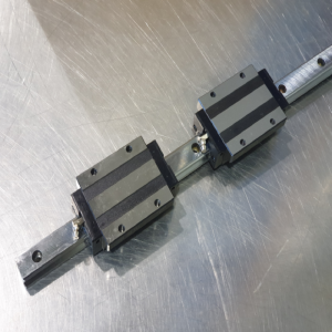 초10618/미사용LM가이드/길이1240,폭20/SBI20FLL