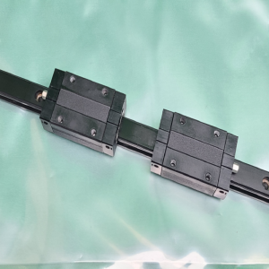 초13342/LM가이드/길이454,폭15