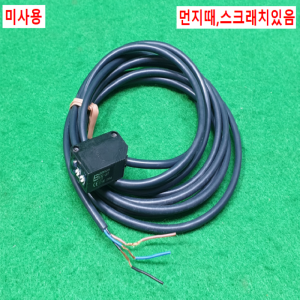 노79024/미사용근접센서/E3Z-L61/오므론