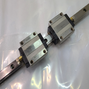 초13815/LM가이드/길이700,폭23/HSR25A/THK