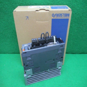 북70212/미사용서보드라이브/MR-J4-20B/200W/미쓰비시